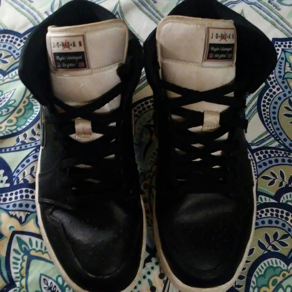 💲SOLD💲Nike Air Jordan 1 Retro High top OG - Picture 3 of 16